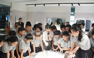 莘莘学子走进尊龙时凯官网，感受智造魅力